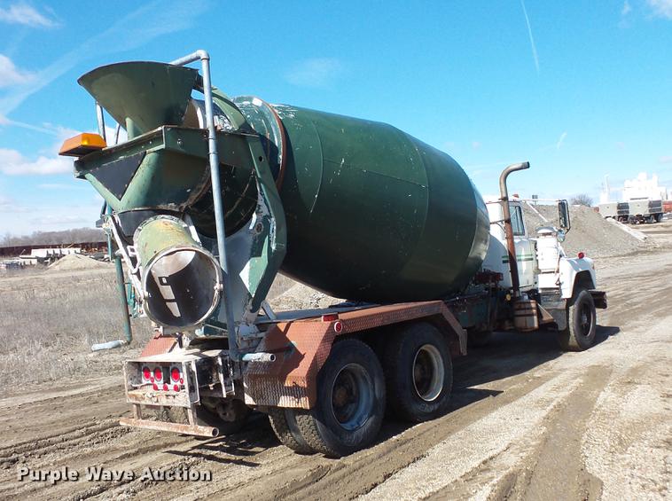 image for item DV9612 1979 Mack ready mix truck
