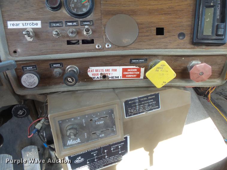 image for item DV9612 1979 Mack ready mix truck