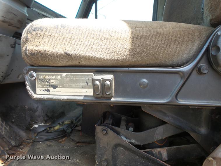 image for item DV9703 2000 Sterling L7500 seal coat truck