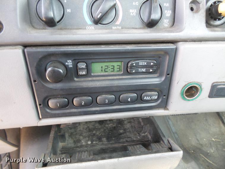 image for item DV9703 2000 Sterling L7500 seal coat truck