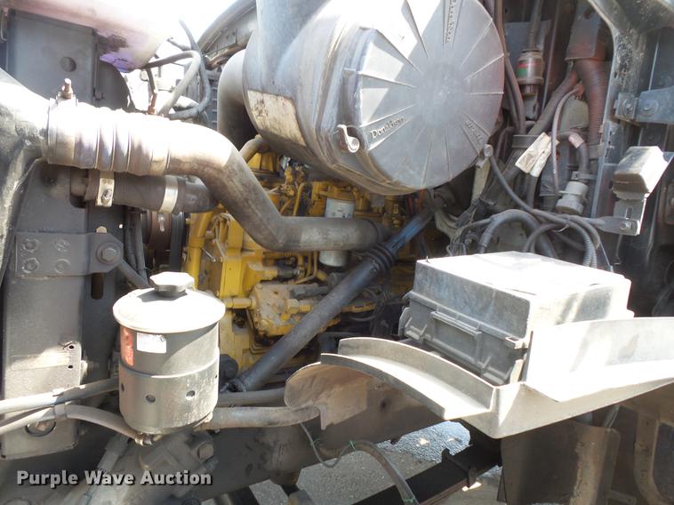 image for item DV9703 2000 Sterling L7500 seal coat truck