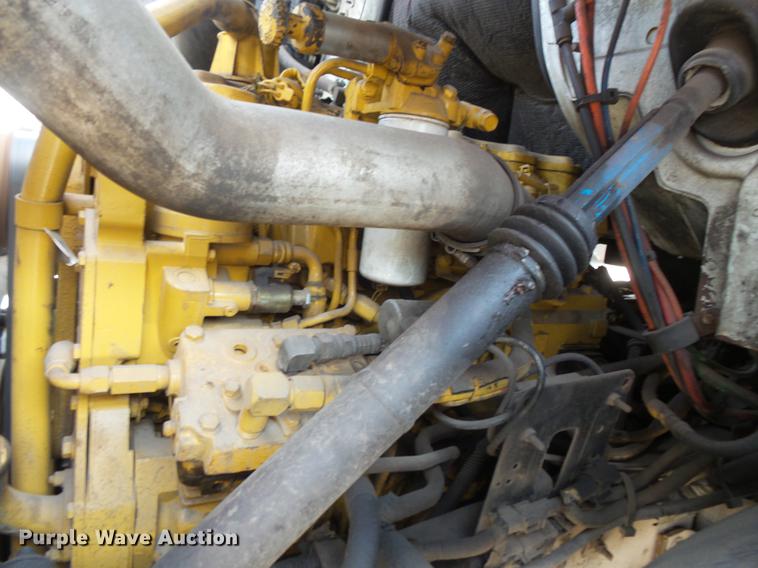 image for item DV9703 2000 Sterling L7500 seal coat truck