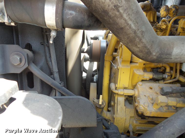 image for item DV9703 2000 Sterling L7500 seal coat truck