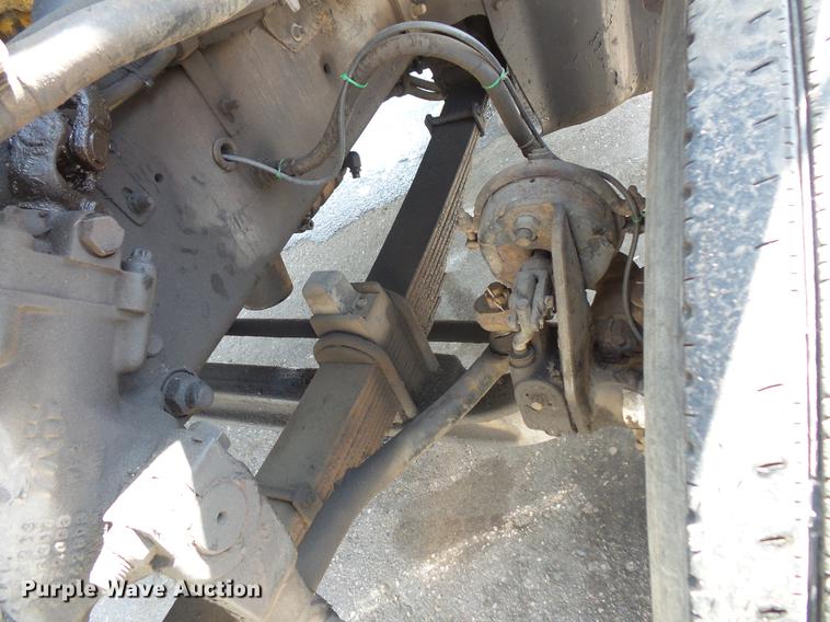 image for item DV9703 2000 Sterling L7500 seal coat truck