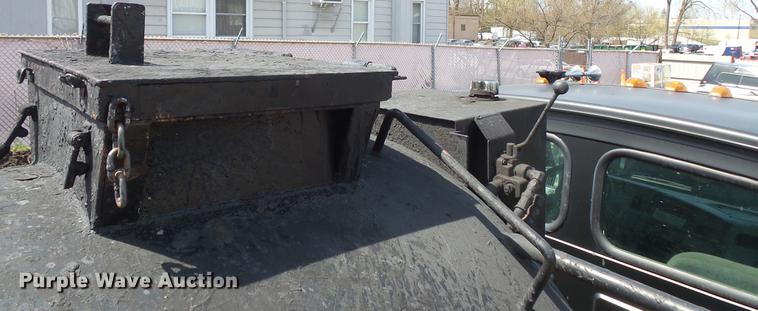 image for item DV9703 2000 Sterling L7500 seal coat truck