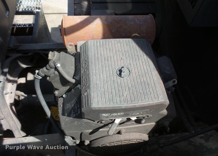 image for item DV9703 2000 Sterling L7500 seal coat truck