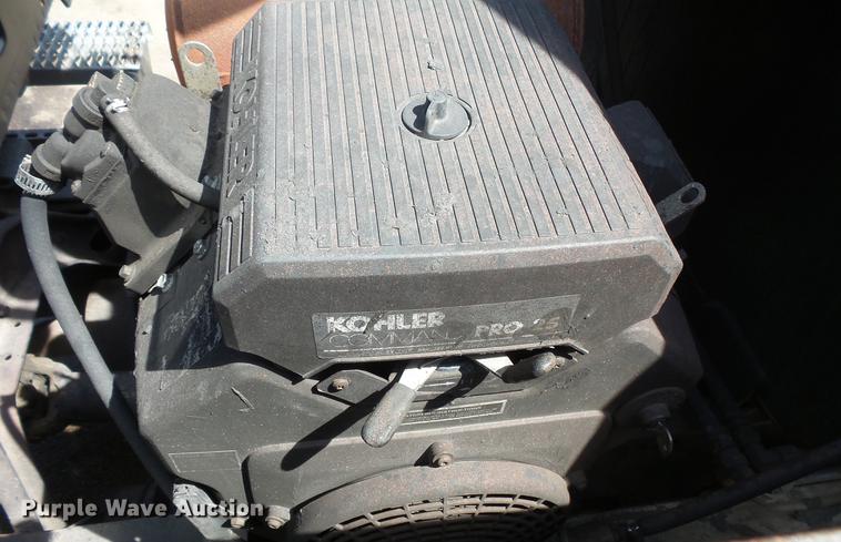 image for item DV9703 2000 Sterling L7500 seal coat truck