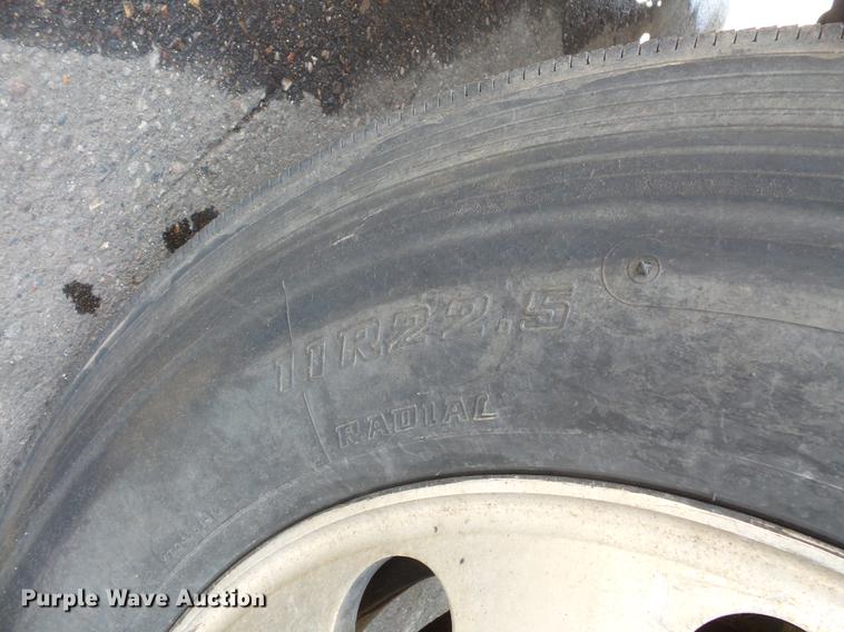 image for item DV9703 2000 Sterling L7500 seal coat truck