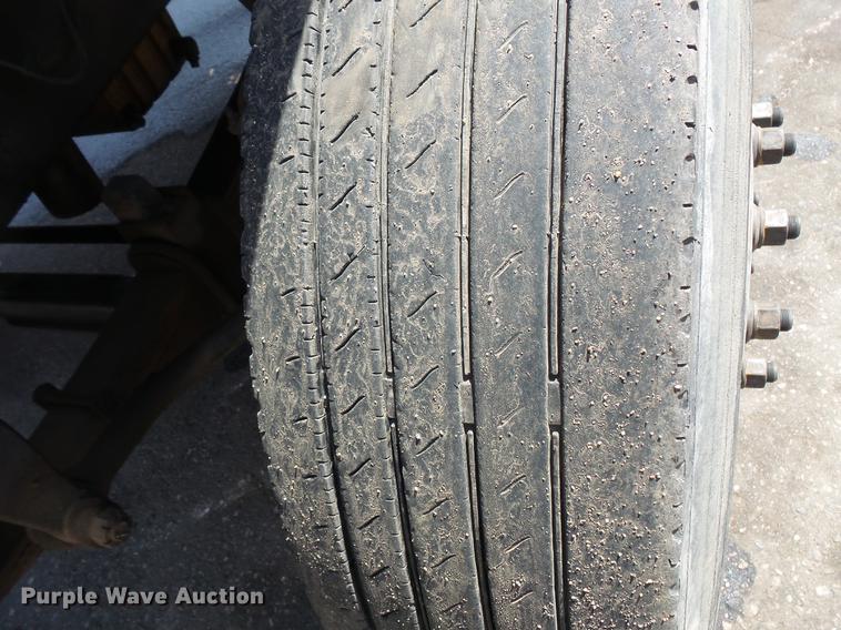 image for item DV9703 2000 Sterling L7500 seal coat truck