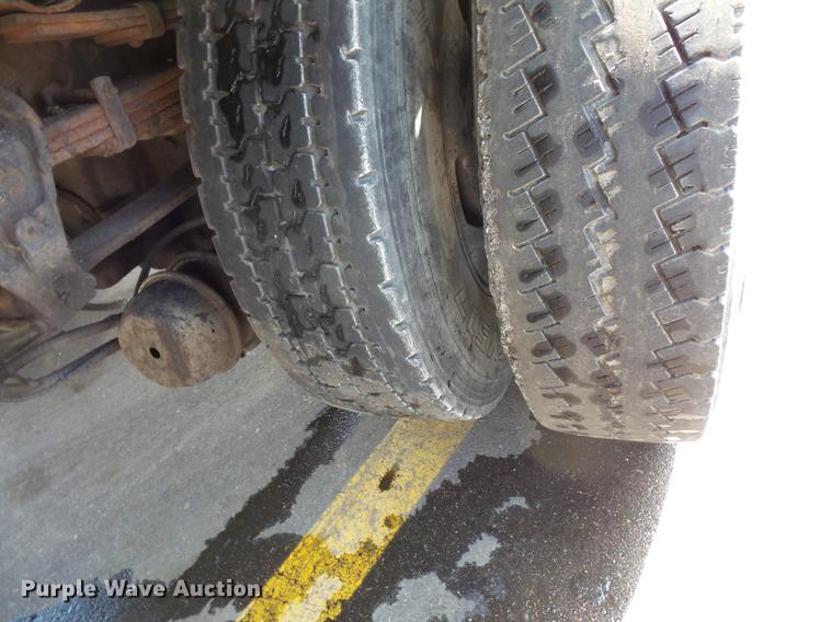 image for item DV9703 2000 Sterling L7500 seal coat truck