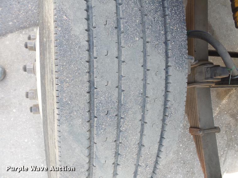 image for item DV9703 2000 Sterling L7500 seal coat truck