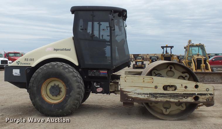 image for item DV9719 2002 Ingersoll Rand SD122DX single drum vibratory roller