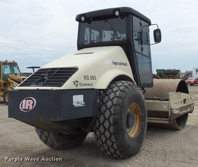 image for item DV9719 2002 Ingersoll Rand SD122DX single drum vibratory roller