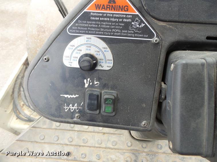 image for item DV9719 2002 Ingersoll Rand SD122DX single drum vibratory roller