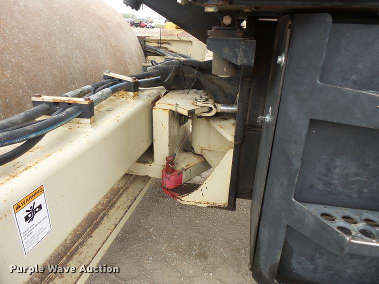 image for item DV9719 2002 Ingersoll Rand SD122DX single drum vibratory roller