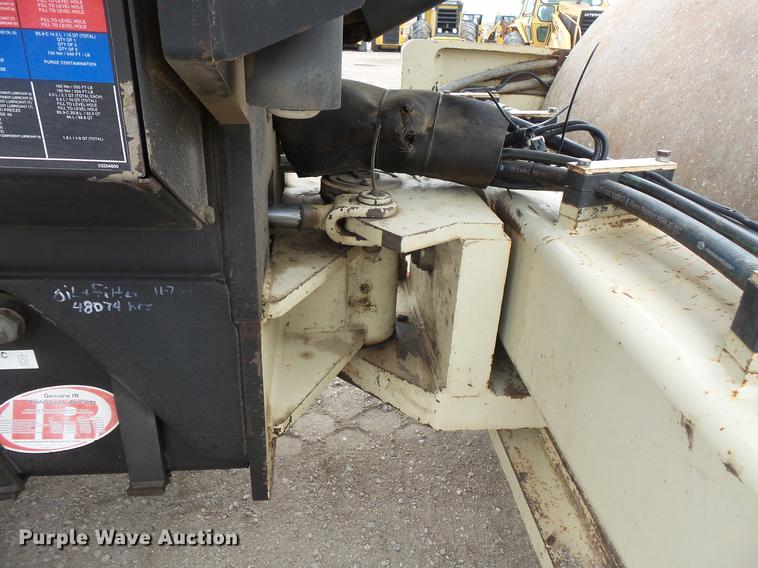 image for item DV9719 2002 Ingersoll Rand SD122DX single drum vibratory roller