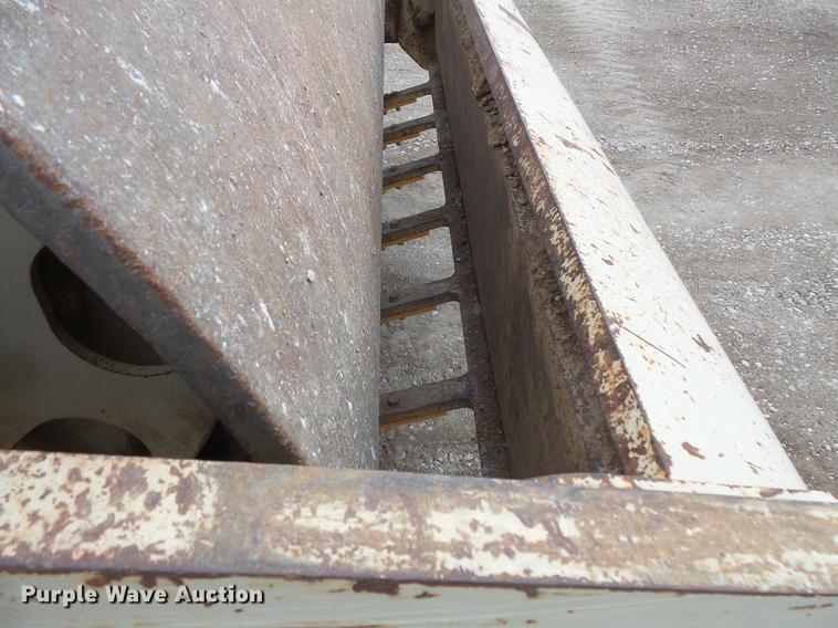 image for item DV9719 2002 Ingersoll Rand SD122DX single drum vibratory roller