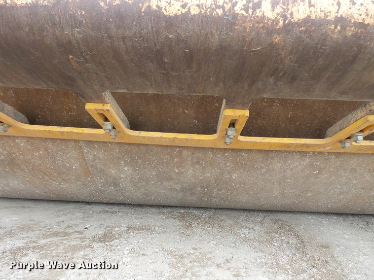 image for item DV9719 2002 Ingersoll Rand SD122DX single drum vibratory roller