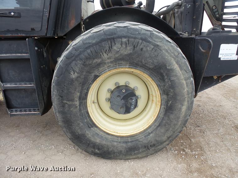 image for item DV9719 2002 Ingersoll Rand SD122DX single drum vibratory roller