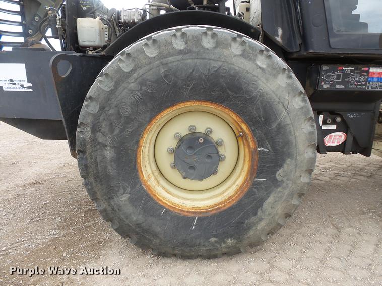 image for item DV9719 2002 Ingersoll Rand SD122DX single drum vibratory roller