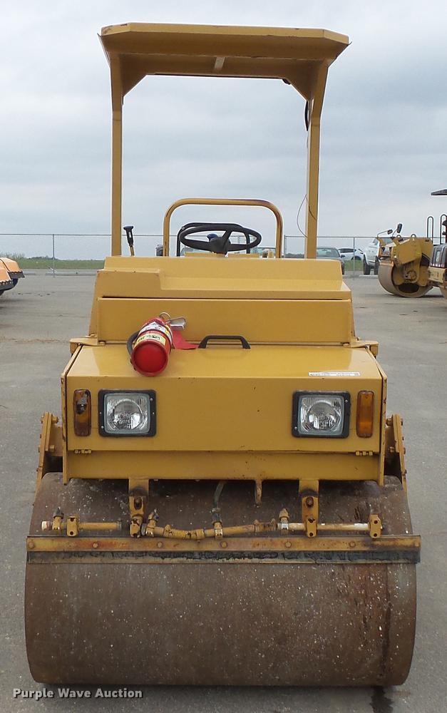 image for item DV9722 Caterpillar CB-224B double drum vibratory roller