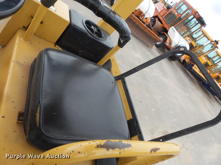 image for item DV9722 Caterpillar CB-224B double drum vibratory roller