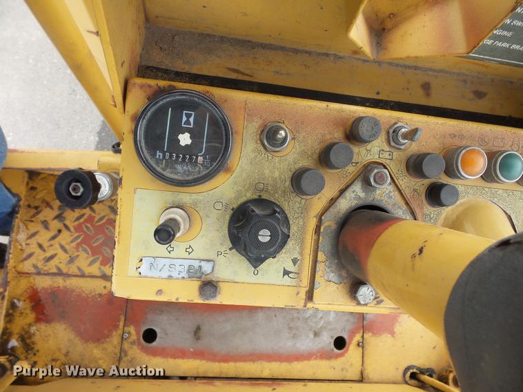 image for item DV9722 Caterpillar CB-224B double drum vibratory roller