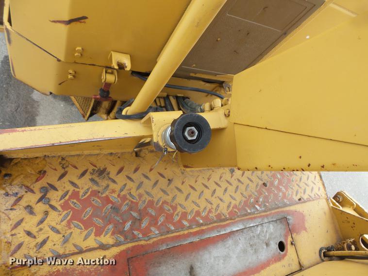 image for item DV9722 Caterpillar CB-224B double drum vibratory roller