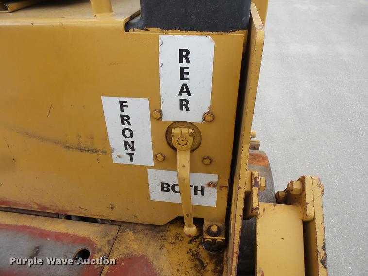 image for item DV9722 Caterpillar CB-224B double drum vibratory roller