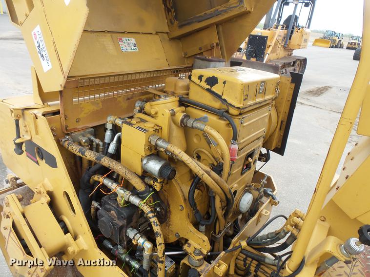 image for item DV9722 Caterpillar CB-224B double drum vibratory roller