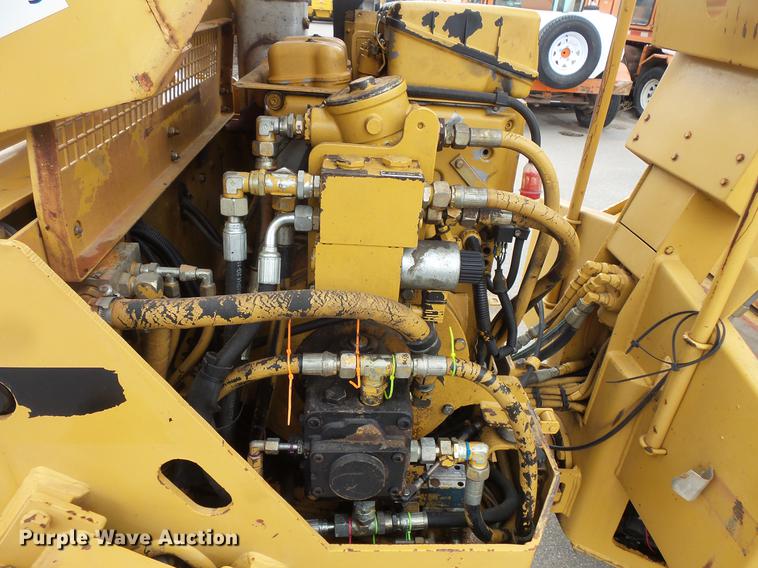 image for item DV9722 Caterpillar CB-224B double drum vibratory roller