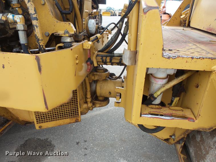 image for item DV9722 Caterpillar CB-224B double drum vibratory roller