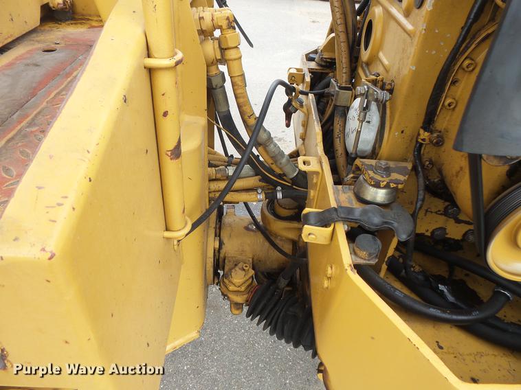 image for item DV9722 Caterpillar CB-224B double drum vibratory roller