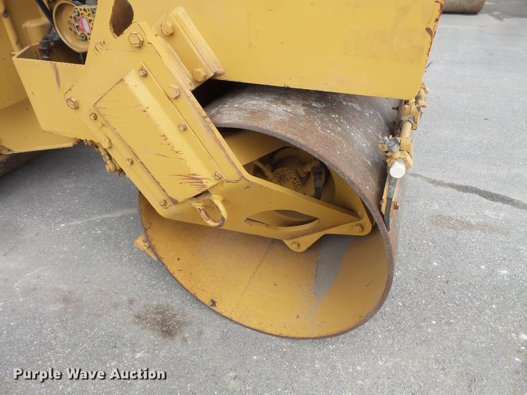 image for item DV9722 Caterpillar CB-224B double drum vibratory roller