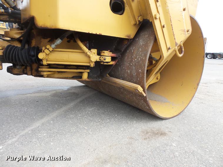 image for item DV9722 Caterpillar CB-224B double drum vibratory roller