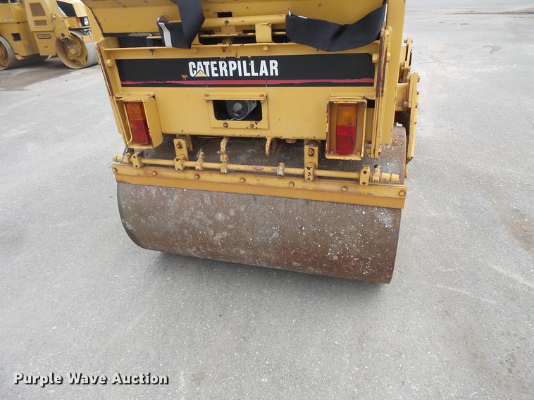 image for item DV9722 Caterpillar CB-224B double drum vibratory roller