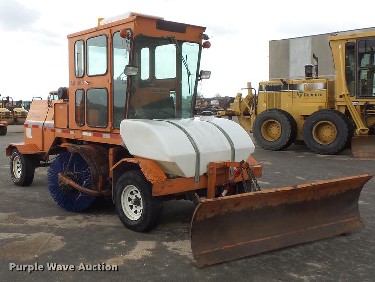 image for item DV9724 1997 Broce Broom RJ-300 broom