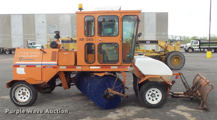 image for item DV9724 1997 Broce Broom RJ-300 broom