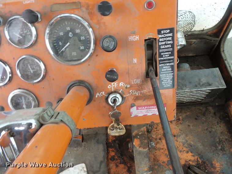 image for item DV9724 1997 Broce Broom RJ-300 broom