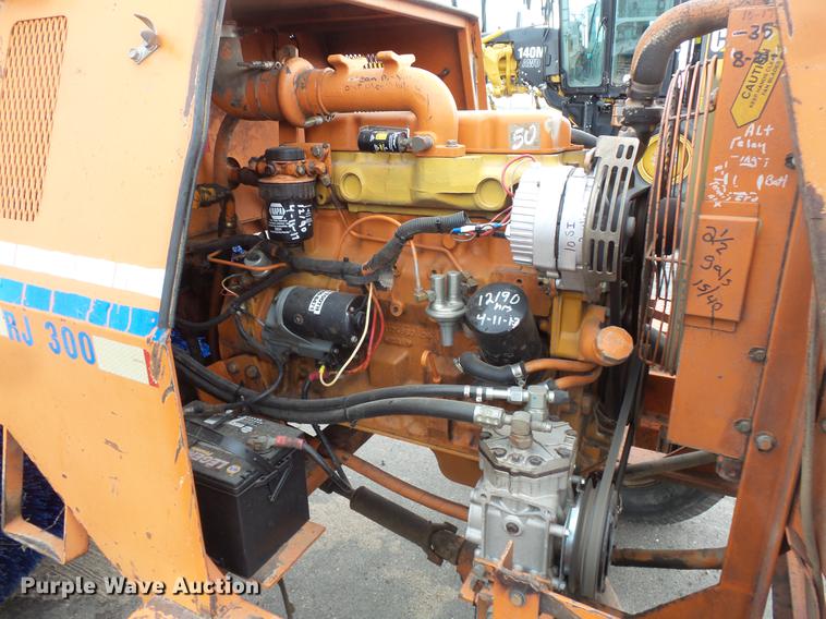 image for item DV9724 1997 Broce Broom RJ-300 broom