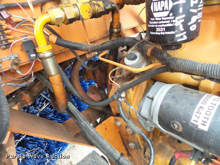 image for item DV9724 1997 Broce Broom RJ-300 broom