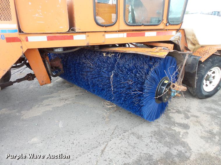 image for item DV9724 1997 Broce Broom RJ-300 broom