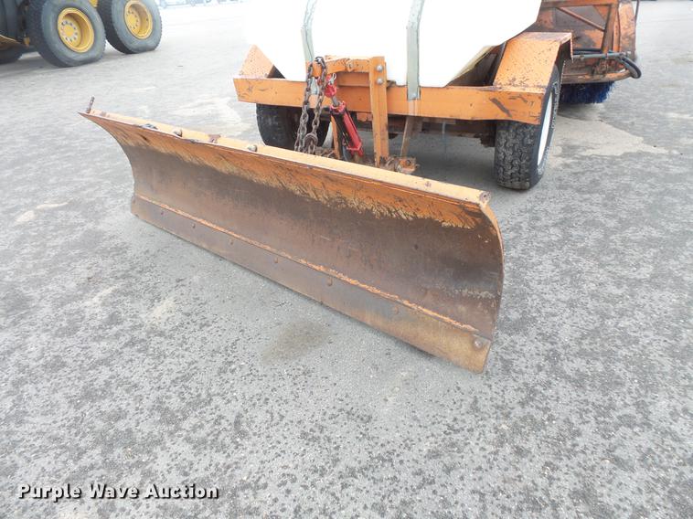 image for item DV9724 1997 Broce Broom RJ-300 broom