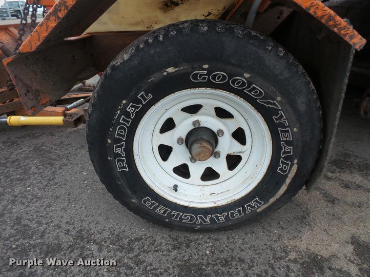 image for item DV9724 1997 Broce Broom RJ-300 broom