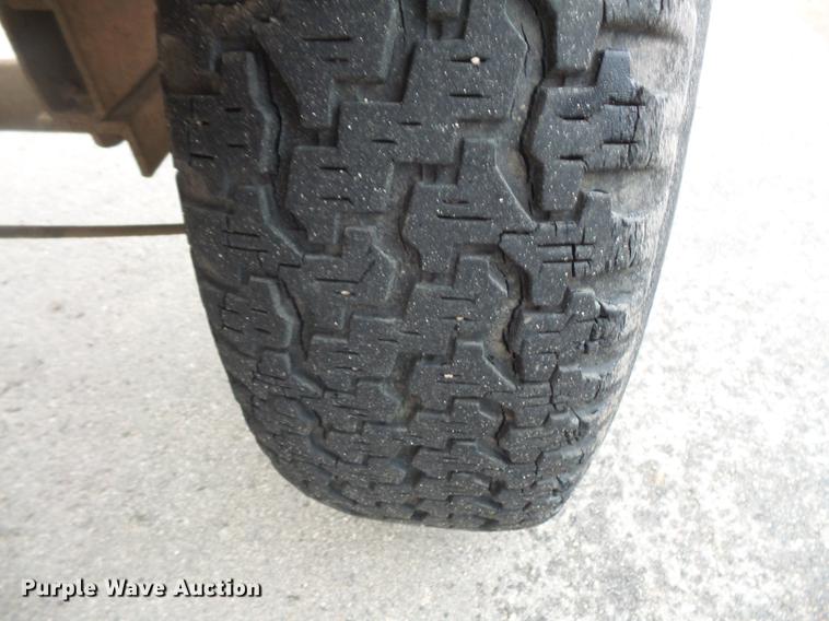 image for item DV9724 1997 Broce Broom RJ-300 broom