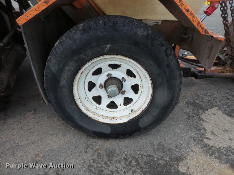 image for item DV9724 1997 Broce Broom RJ-300 broom