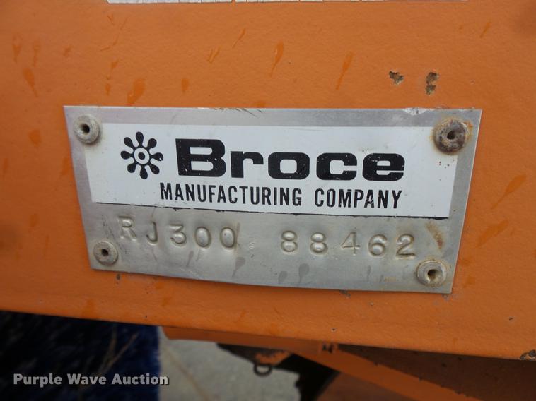 image for item DV9724 1997 Broce Broom RJ-300 broom