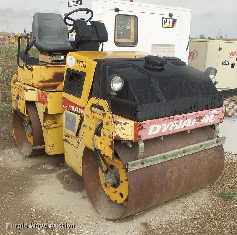 image for item DV9725 1995 Dynapac CC122 double drum vibratory roller