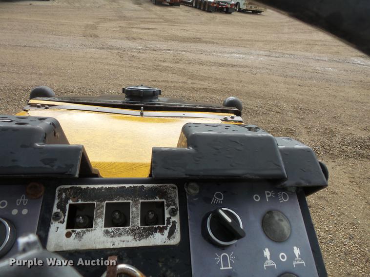 image for item DV9725 1995 Dynapac CC122 double drum vibratory roller