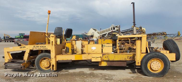image for item DV9726 Blaw Knox RW-195 road widener